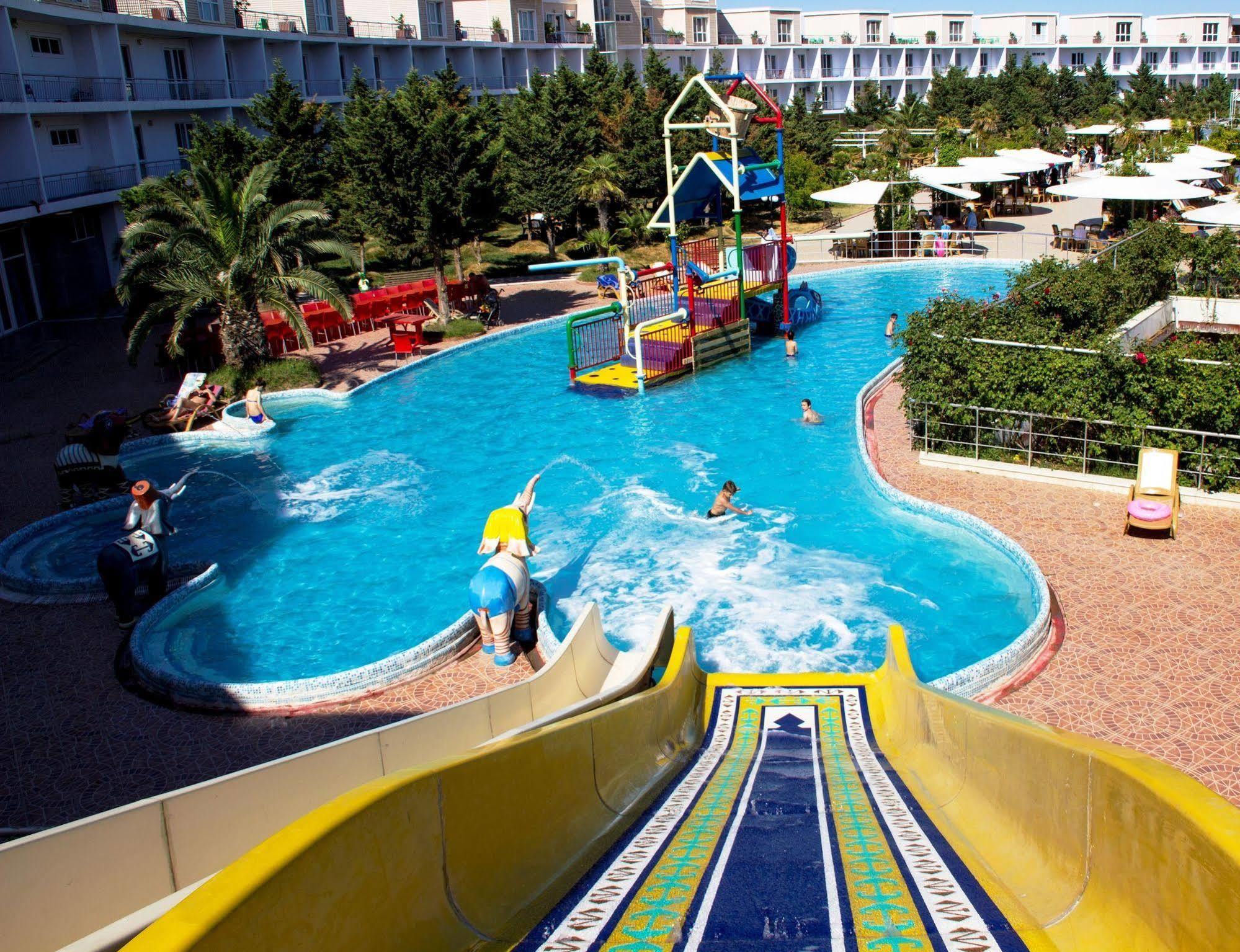 Af Hotel Aqua Park Family Resort Complex Новханы Экстерьер фото